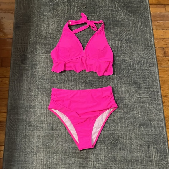 Vibrant Pink Ruffled Bikini Set - Picture 2 of 7